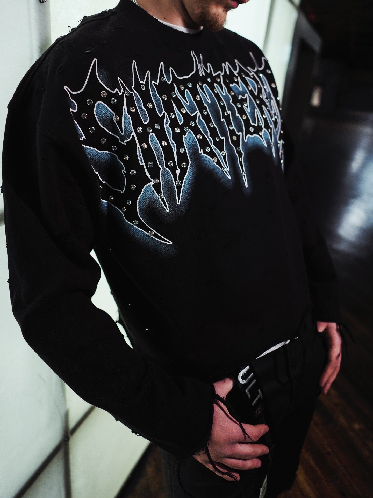 SHATTERED LOGO SWEATER | BLACK
