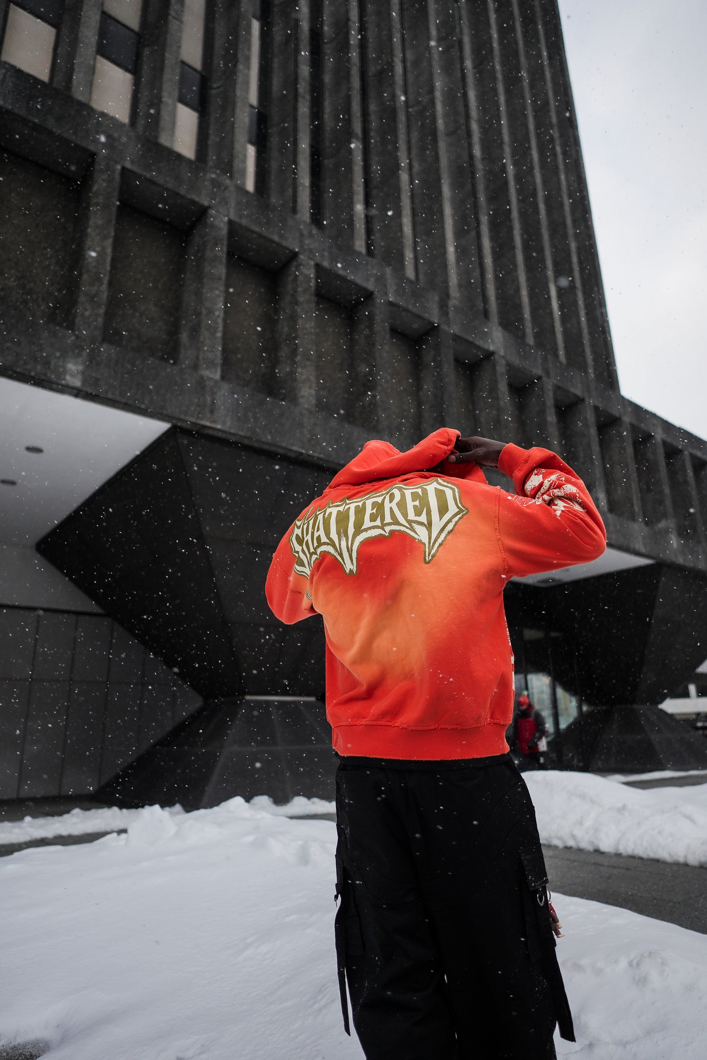 CATCHING FEELINGS HOODIE | ORANGE