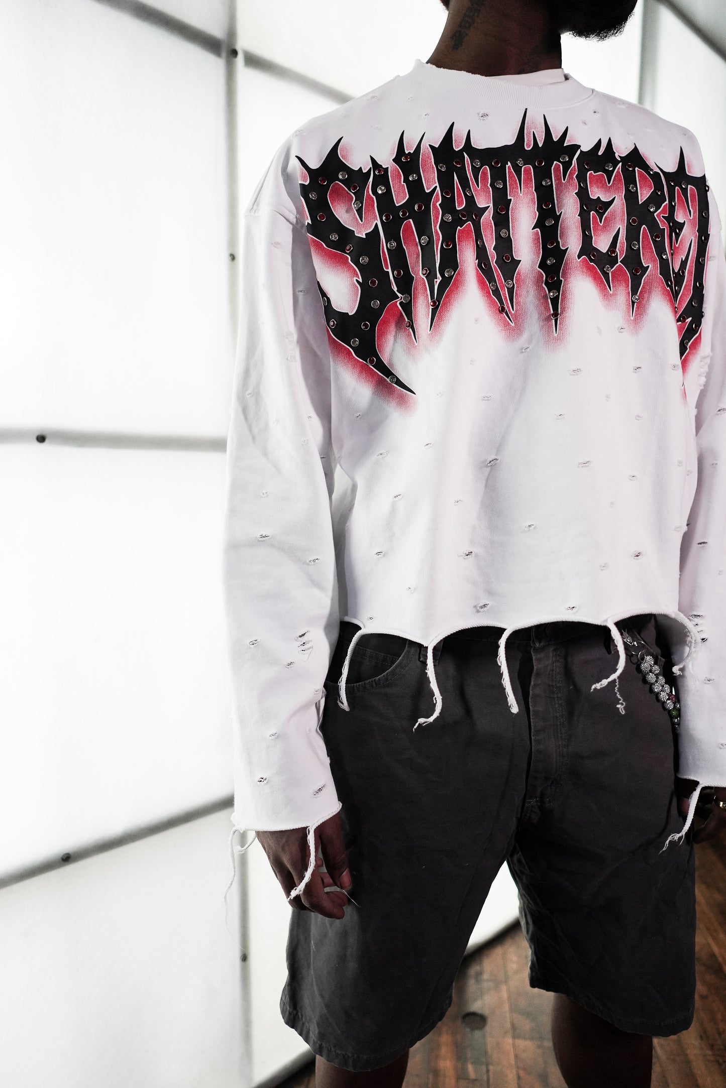 SHATTERED LOGO SWEATER | WHITE