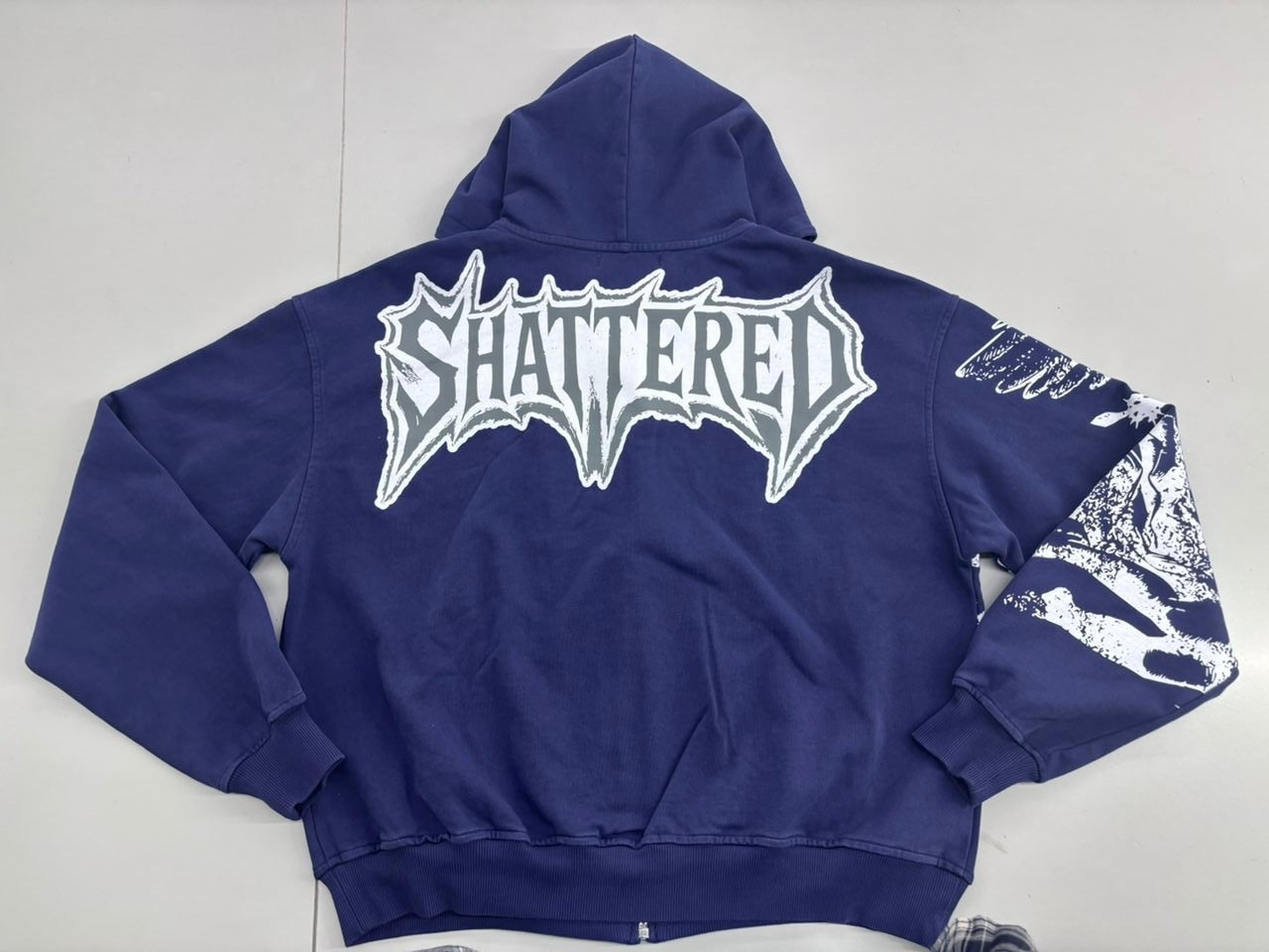 CATCHING FEELINGS HOODIE | NAVY BLUE