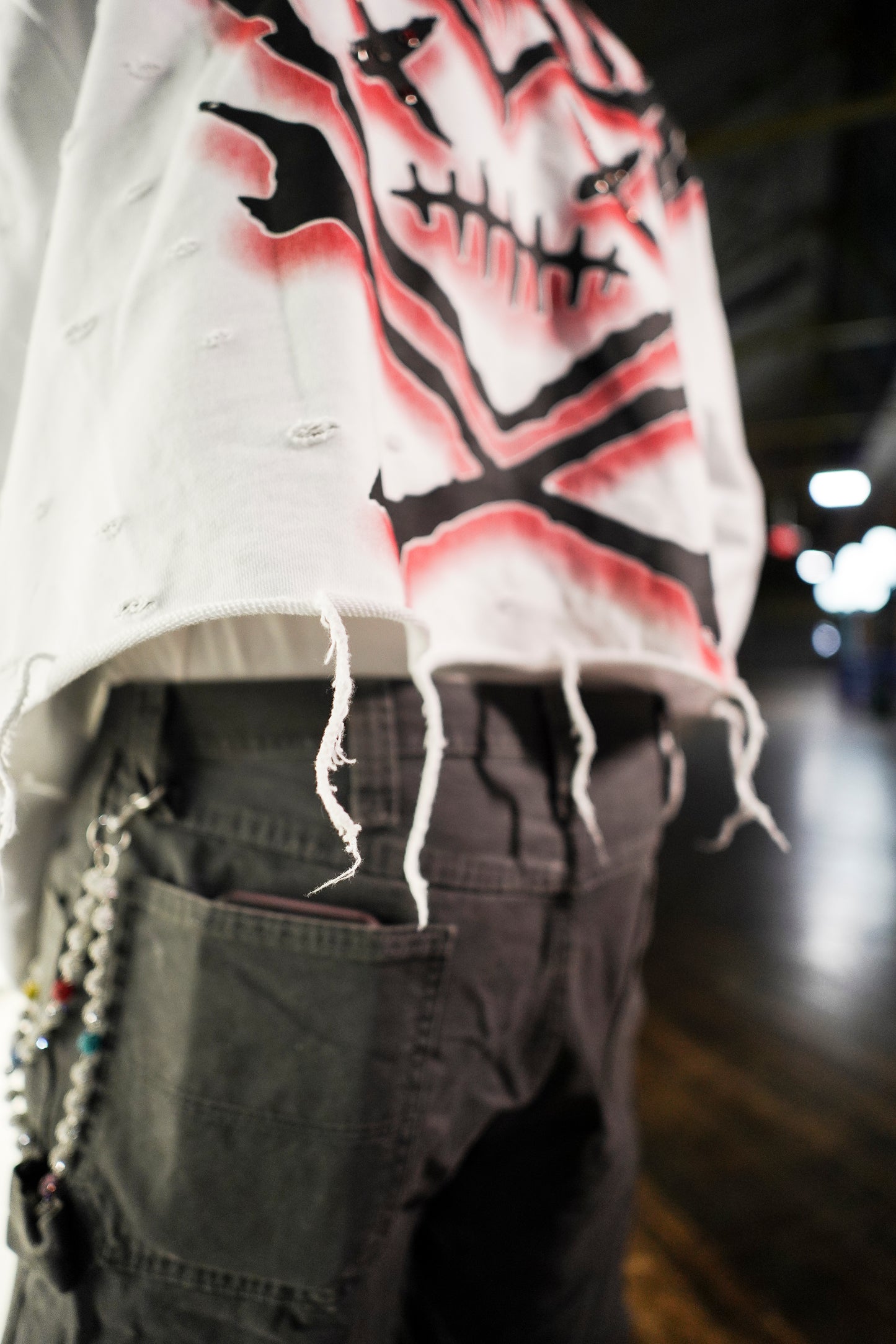 SHATTERED LOGO SWEATER | WHITE